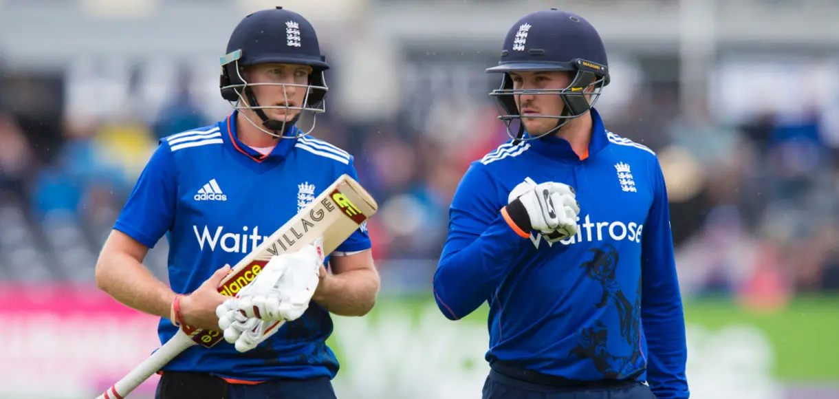 Simon Hughes: Sri Lanka are falling apart and England should make them pay