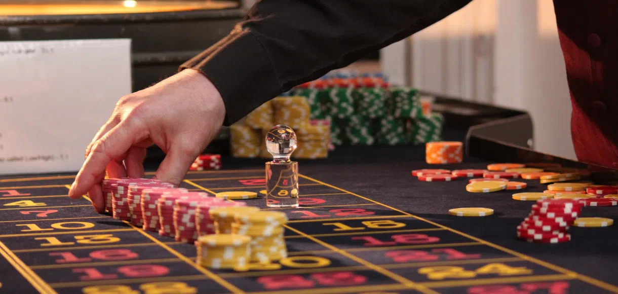 Roulette strategy 101: What is the Cover the Table system?