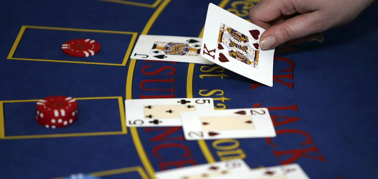 Das ABC der Blackjack-Strategien: Double Deck vs Single Deck