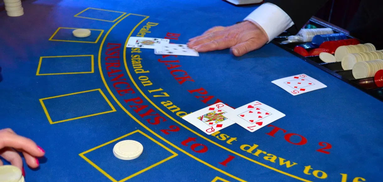Blackjack strategy: Understanding the 2-1-2 betting system