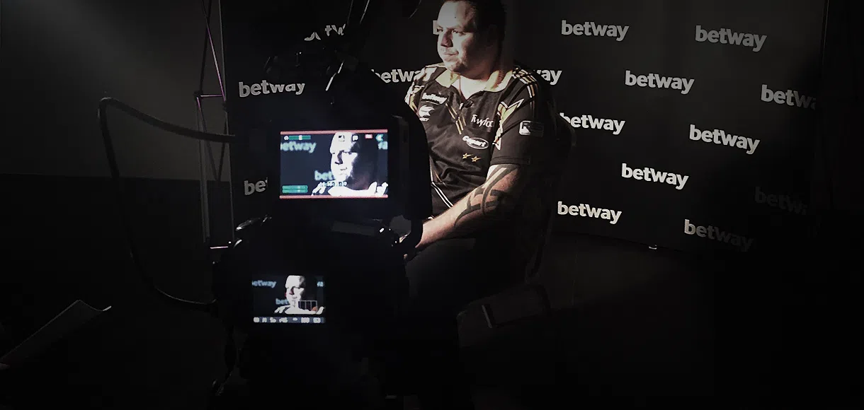 Adrian Lewis: ‘It’s about time I knuckle down and stamp my authority on the tournament’