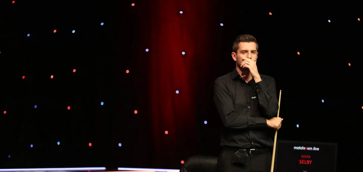 What impact does a crowd have on a snooker match?