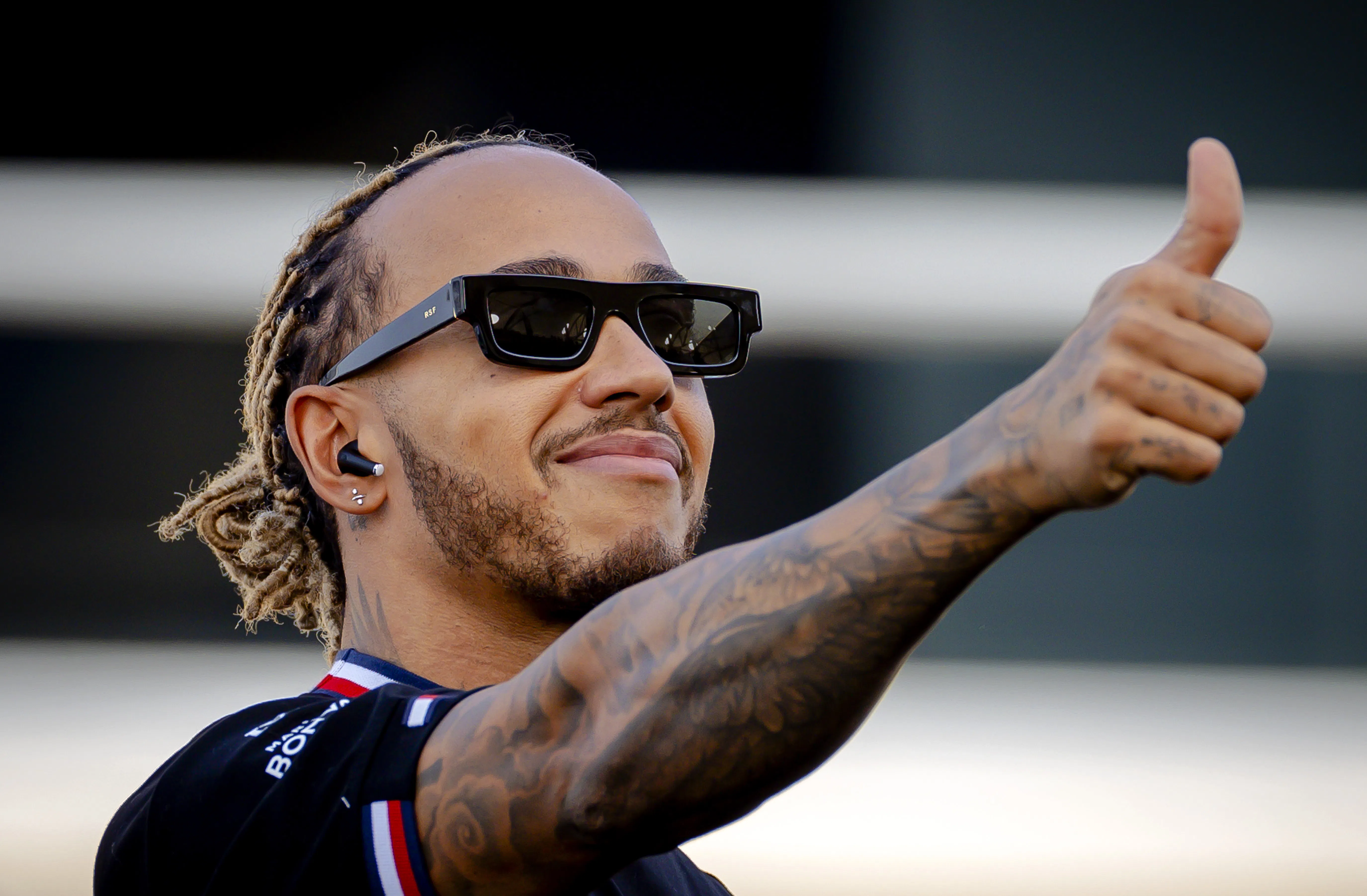 Lewis Hamilton vai mesmo mudar de sobrenome na F1? Entenda
