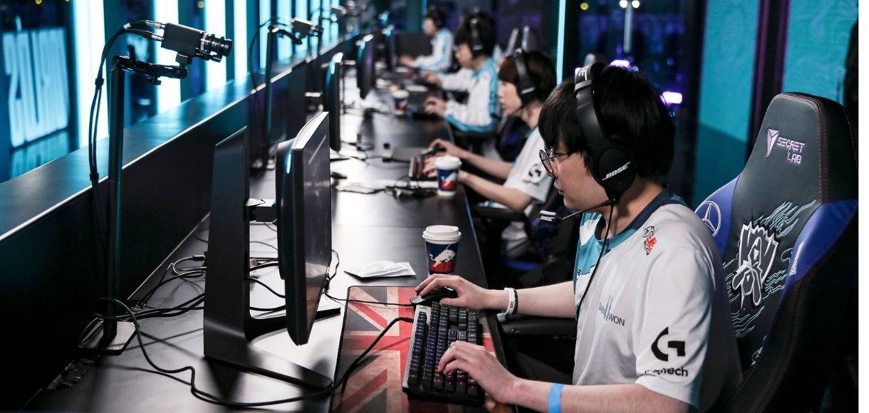 LoL: Outros jogos que os pro players da LCK jogam em stream - Mais