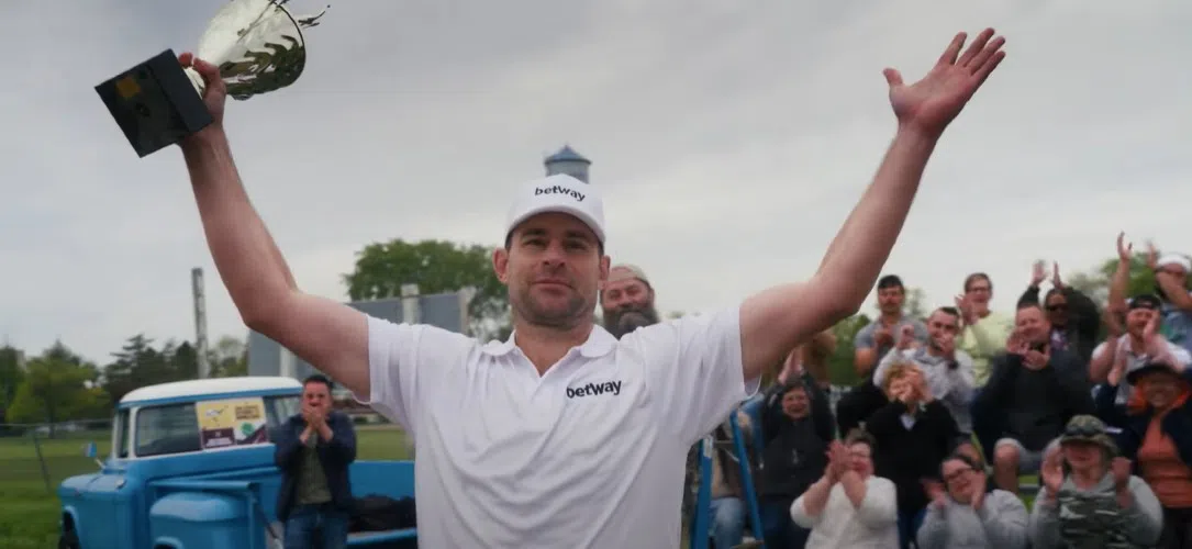 Watch: Andy Roddick returns to Wimbledon