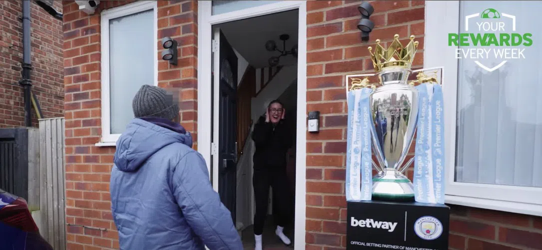 Watch: Wright-Phillips visits City fans with the Premier League trophy