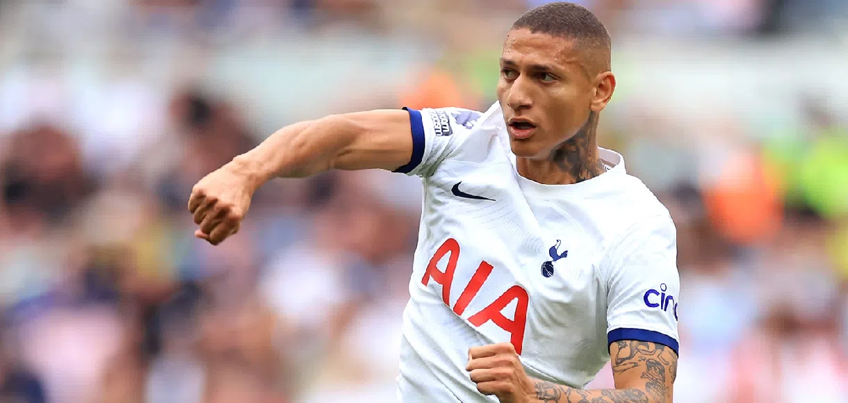 Richarlison: poucos gols, mas muito carinho e respeito dos torcedores